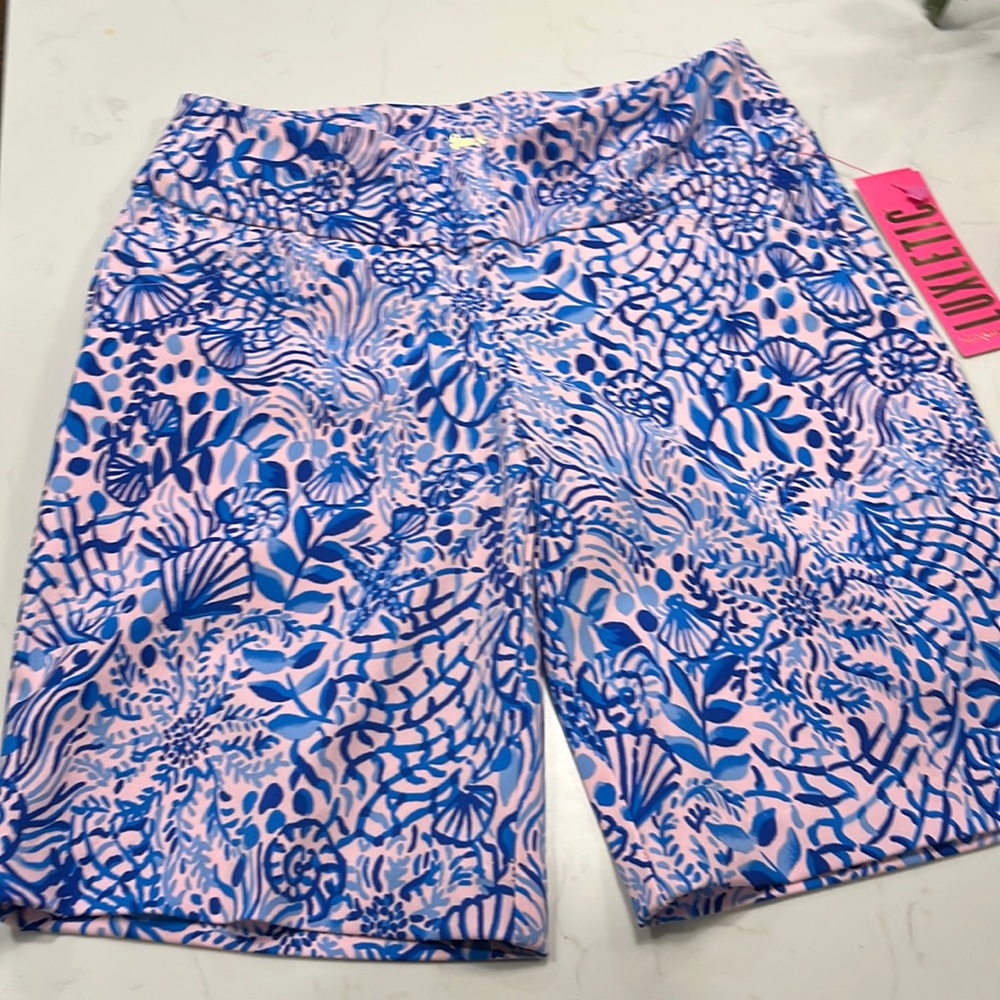 Women’s Lilly Pulitzer golf shorts